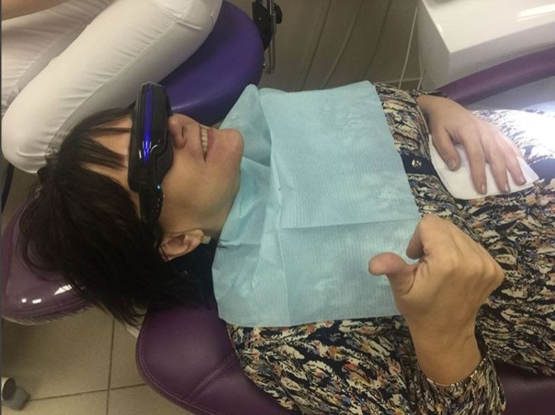 Использование видеоочков на приеме у стоматолога Екатерины Косаревой